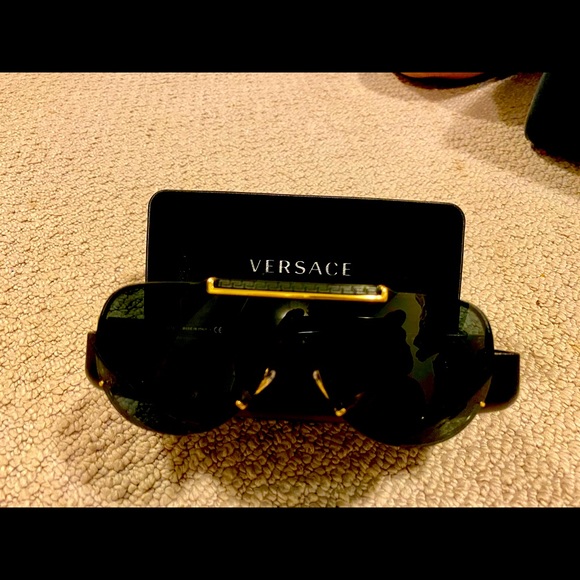 Versace Sun Glasses - Picture 1 of 2